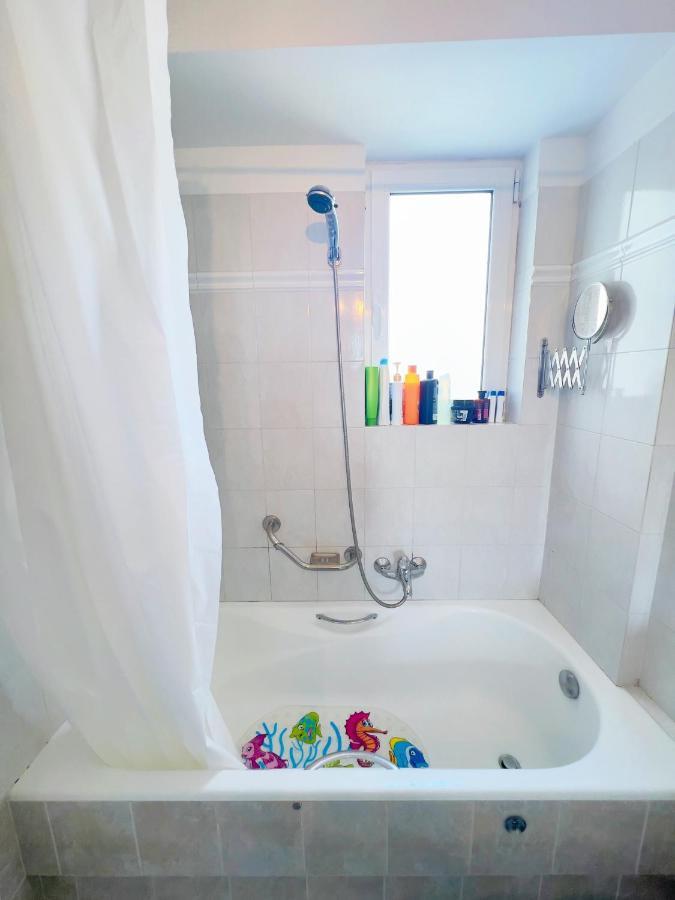Cozy Fairytal Garden Apartment, Family Friendly, Free Parking, 15 Min To Airport Афины Экстерьер фото