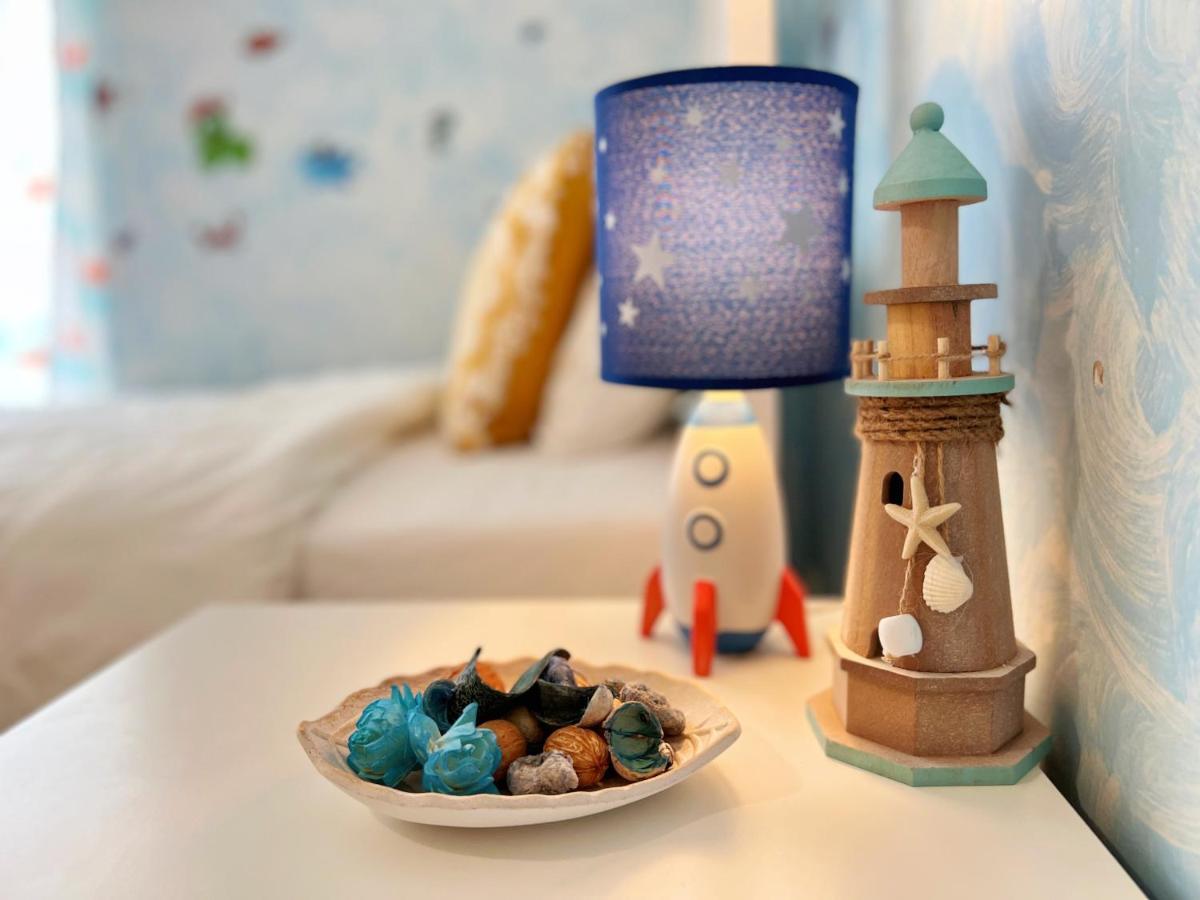 Cozy Fairytal Garden Apartment, Family Friendly, Free Parking, 15 Min To Airport Афины Экстерьер фото