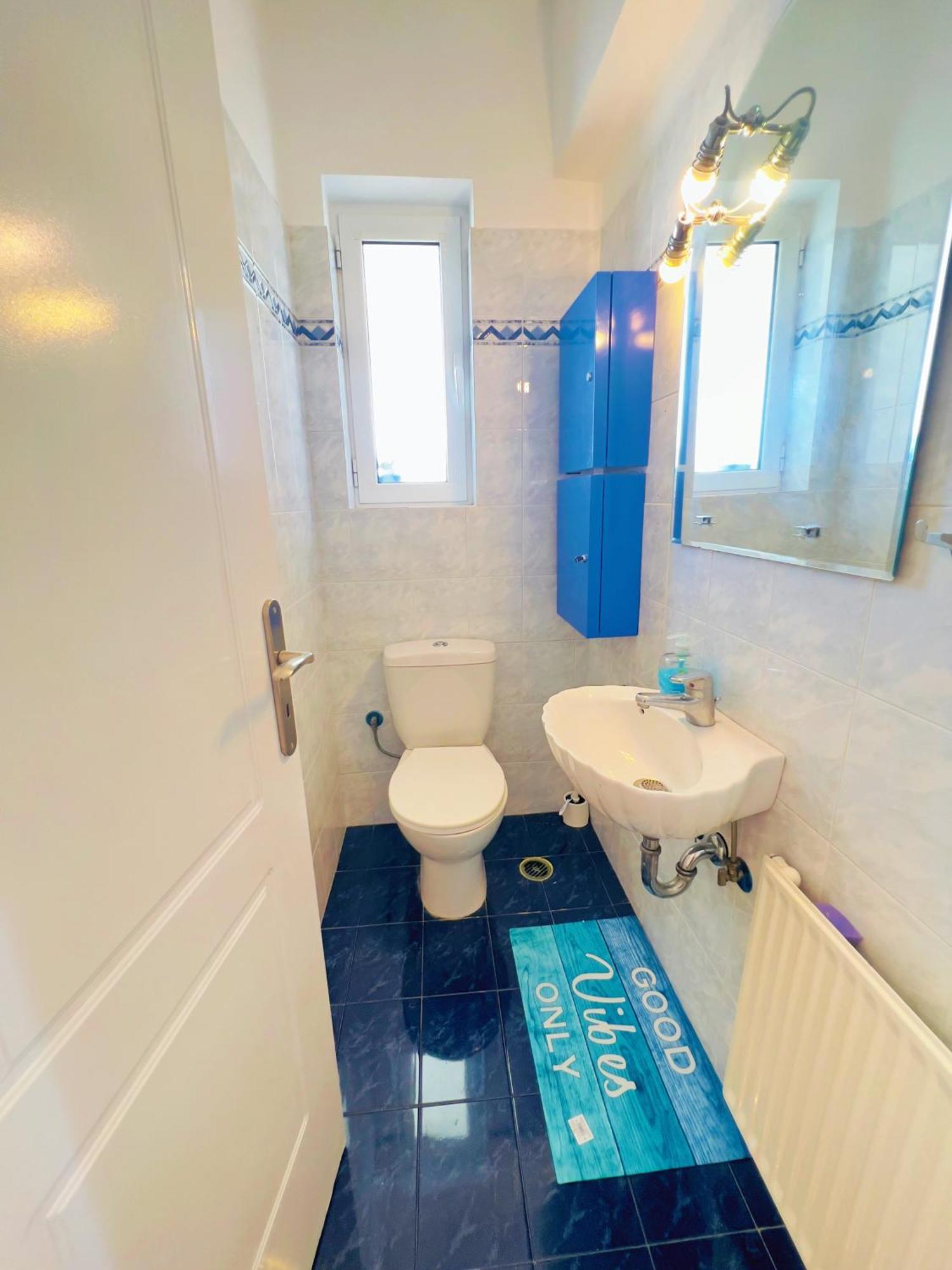 Cozy Fairytal Garden Apartment, Family Friendly, Free Parking, 15 Min To Airport Афины Экстерьер фото